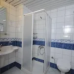 Club Kocer 公寓式酒店 马尔马里斯